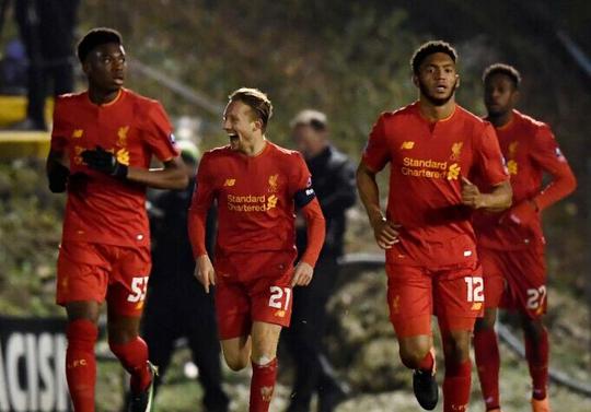 库拉索，面积最小，人口最少的参赛队，主权属于荷兰？