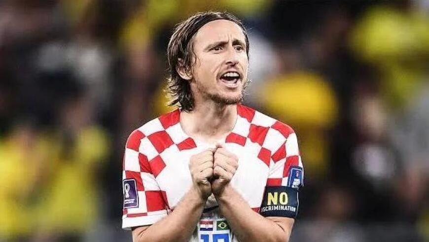 德甲战报：基尼洛斯1射1传，奥格斯堡2-0战胜勒沃库森