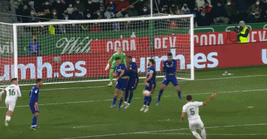 皇马欧冠点球争议 再好的VAR背后也是人操控